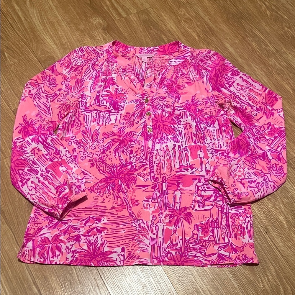 Lilly Pulitzer Pink and White Patterned Top v neck like new 100% silk size XS